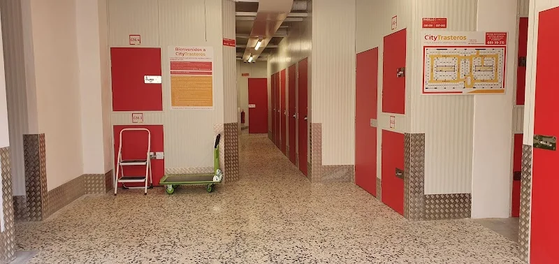 CityTrasteros (Urbión) en C. Urbión, 12, 41005 Sevilla, España - Imagen 4