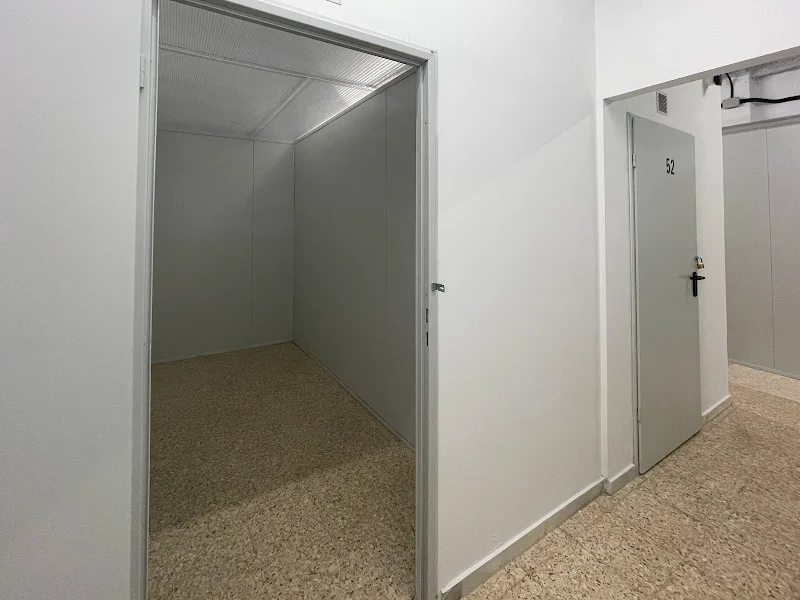 Trasteros Sol en C. Sol, 118, Casco Antiguo, 41003 Sevilla, España - Imagen 2