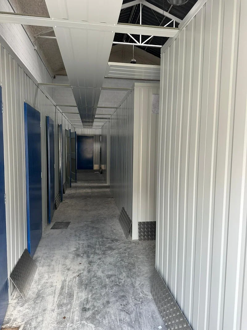 Trastero Trasteros Rent Sevilla en Av. Roberto Osborne, 3, 41007 Sevilla, España - MejorTrastero