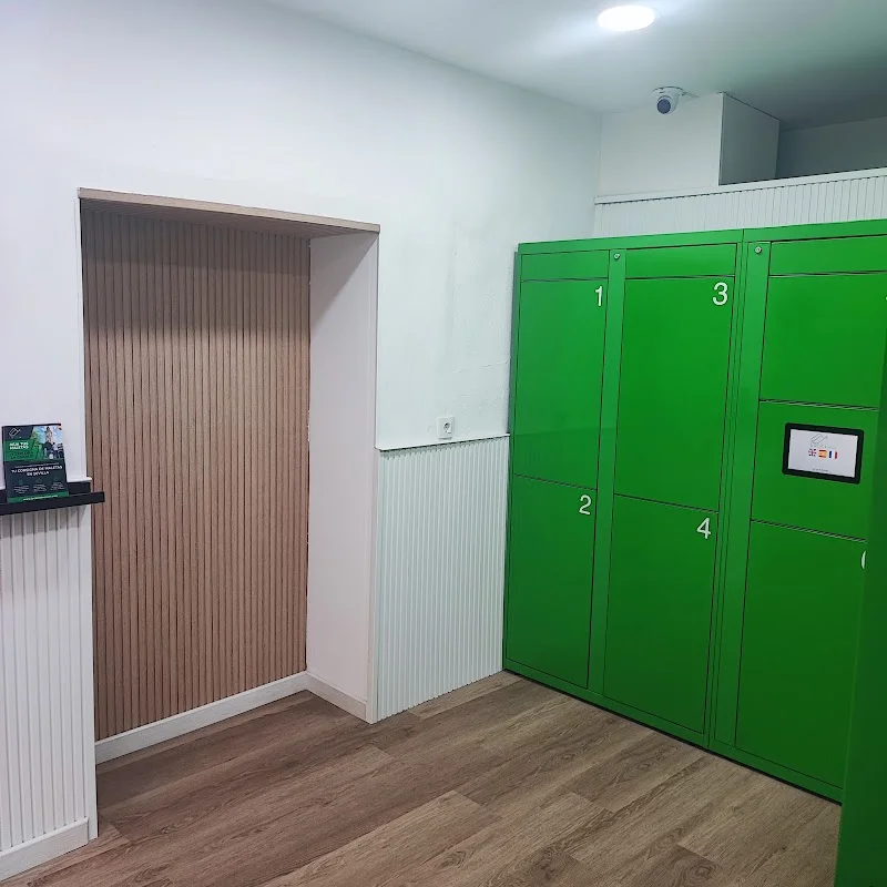 Trastero Lockers Sevilla-Lock and explore en C. Conde de Torrejón, 8, Local 3, Casco Antiguo, 41003 Sevilla, España - MejorTrastero