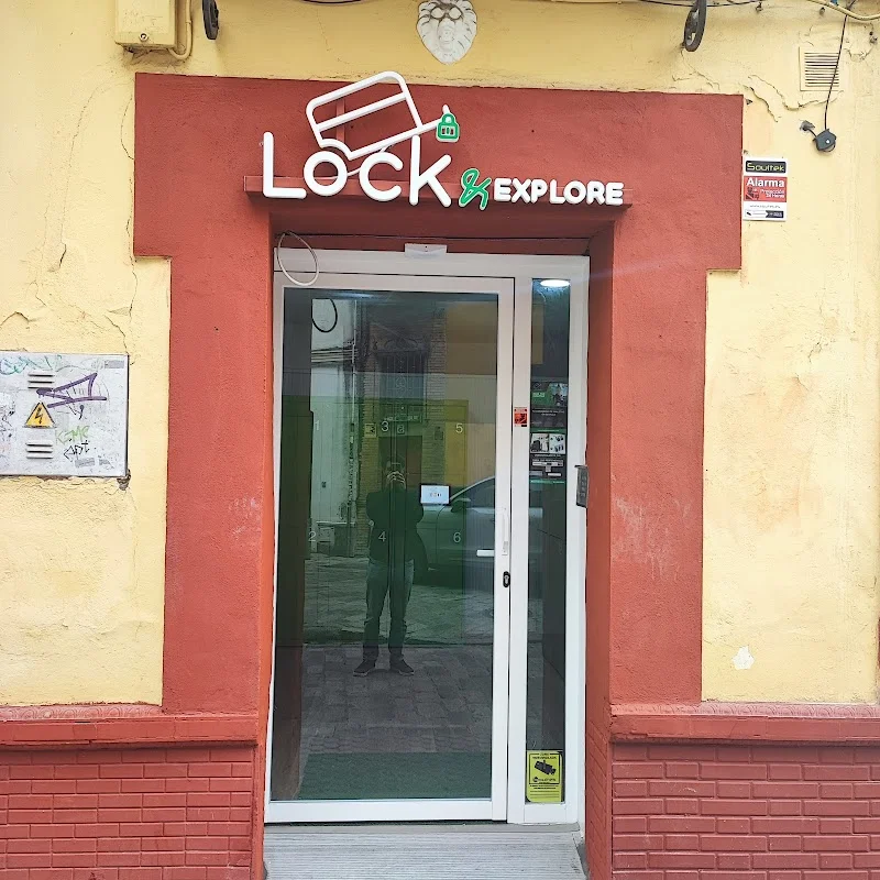 Lockers Sevilla-Lock and explore en C. Conde de Torrejón, 8, Local 3, Casco Antiguo, 41003 Sevilla, España - Imagen 2