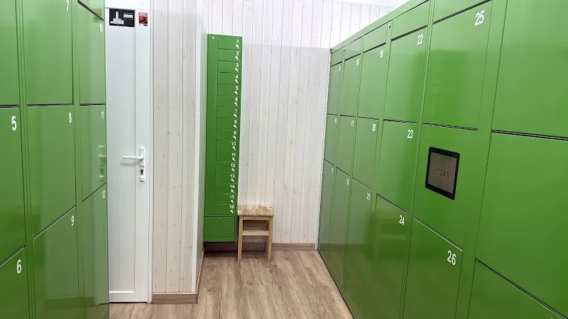 Lockers Sevilla - Consigna Maletas - lockandexplore.com en C. Castellar, 60 A, C. Conde de Torrejón, 8, Local 3, Casco Antiguo, 41003 Sevilla, España - Imagen 4