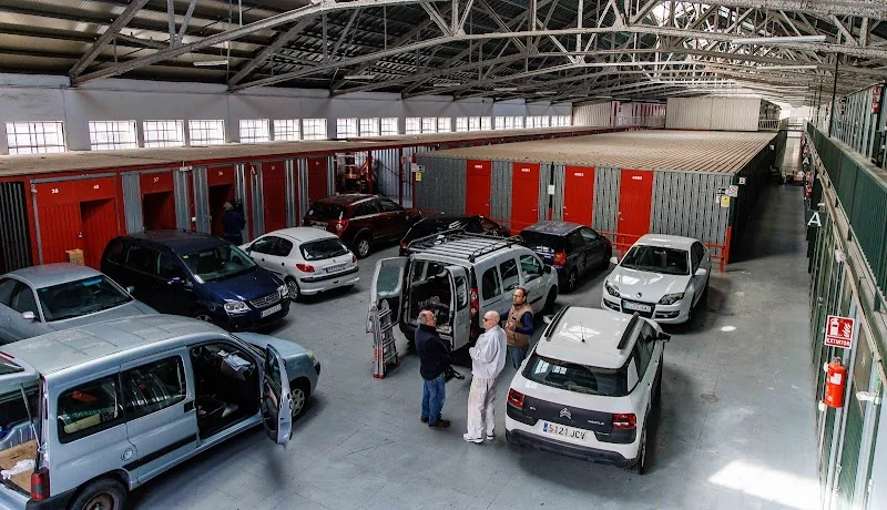 Calem Trasteros Sevilla en C/ Algodón, 8, P.I, Av. de Hytasa, 41006 Sevilla, España - Imagen 4