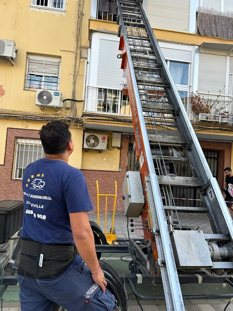 MUDANZAS EUROSEVILLA en C. Acero, 6, Norte, 41007 Sevilla, España - Imagen 3