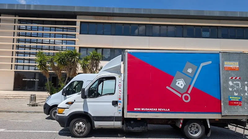 Mini Mudanzas Sevilla en Av. Eduardo Dato, 12, 41018 Sevilla, España - Imagen 1