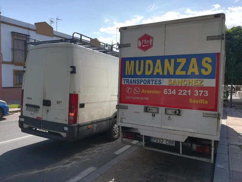 Mini Mudanzas Sevilla en Av. Eduardo Dato, 12, 41018 Sevilla, España - Imagen 2