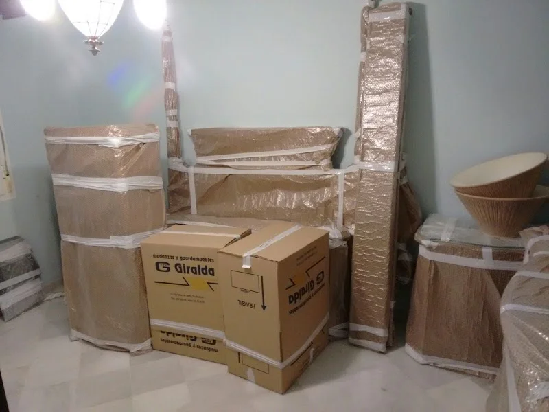 MUDANZAS GIRALDA en C. Química, 8, Norte, 41015 Sevilla, España - Imagen 3