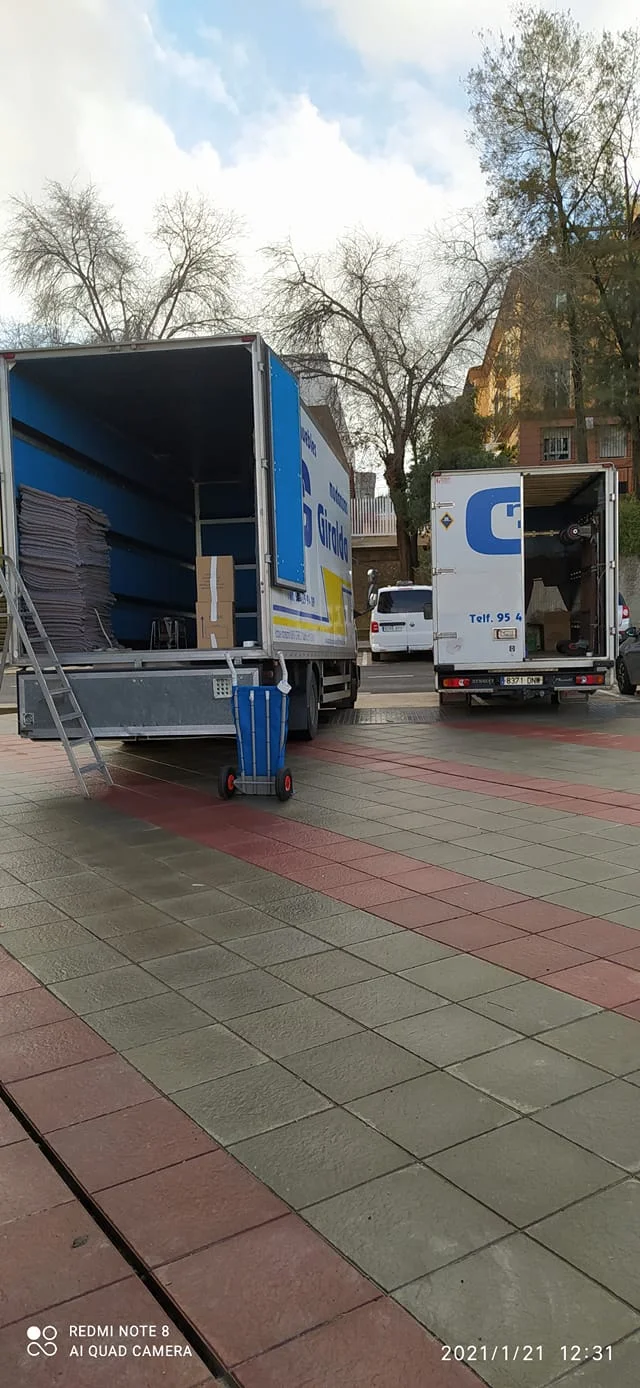 MUDANZAS GIRALDA en C. Química, 8, Norte, 41015 Sevilla, España - Imagen 5