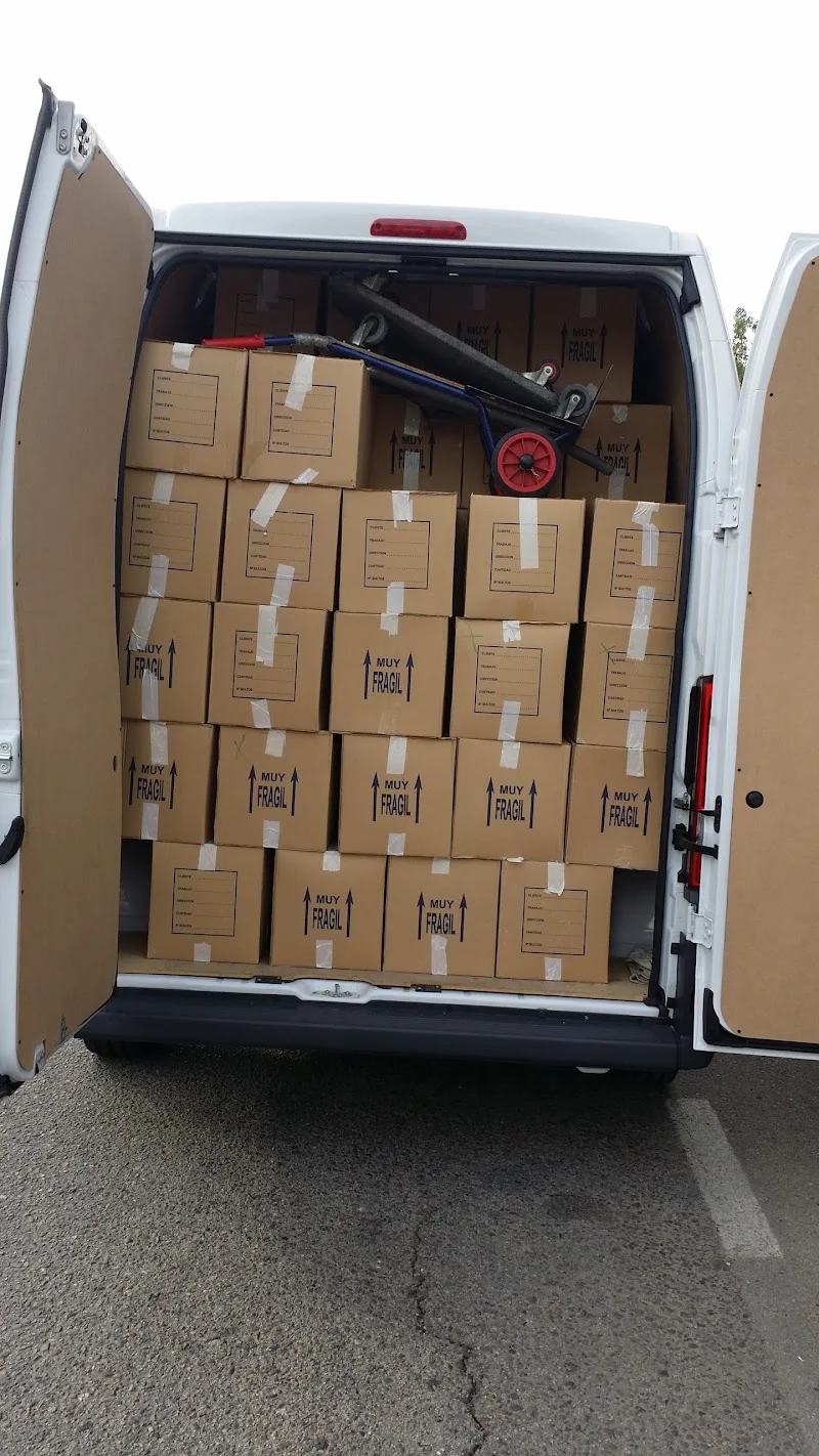 Sevimudanzas en C. Tintoreras, 4, 1ª, Norte, 41015 Sevilla, España - Imagen 3