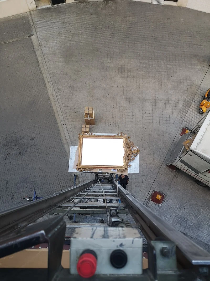 MUDANZAS VIRGEN DE LUJÁN Sevilla en Virgen de Lujan, 47, 41011 Sevilla, España - Imagen 4