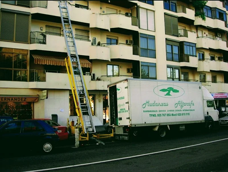 MUDANZAS ALJARAFE SEVILLA en Av. Olivares, 15, 41110 Bollullos de la Mitación, Sevilla, España - Imagen 5
