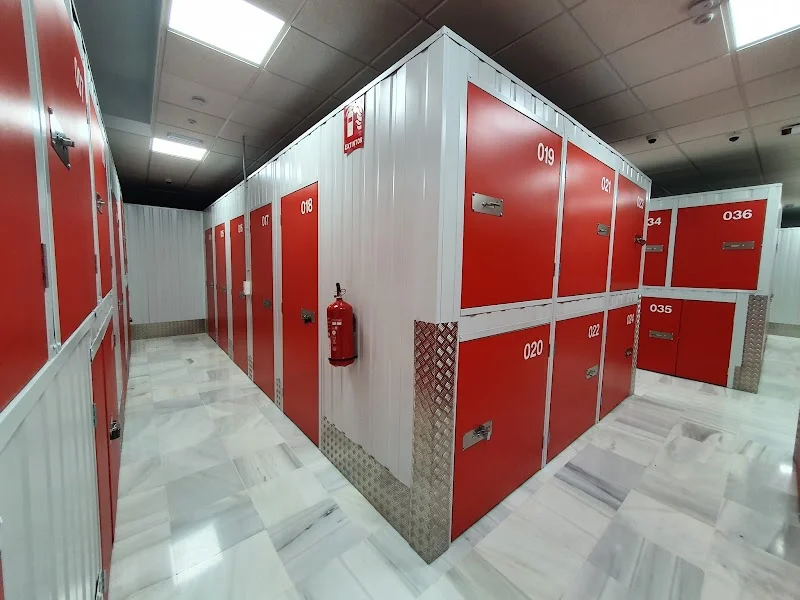 Tu trastero Sevilla - Trasteros con vigilancia 24 HORAS en Av. de Ramón y Cajal, 41, 41005 Sevilla, España - Imagen 2