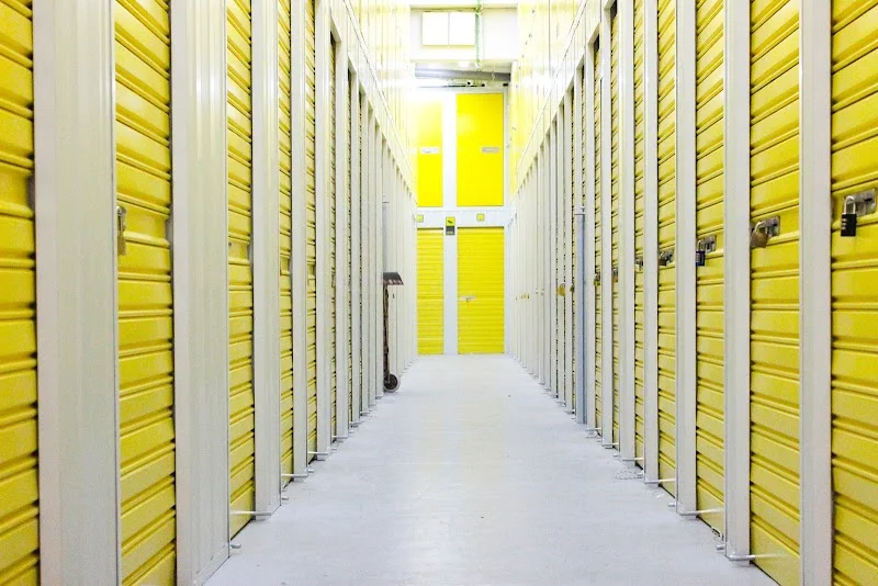 Trastero Alquiler de trasteros en Zaragoza | Guardatodo Puerta del Carmen en C. de Antonio Cánovas, 12, 50004 Zaragoza, España - MejorTrastero