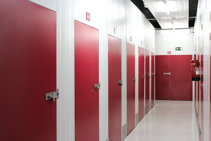 Trastero Alquiler de Trasteros y Guardamuebles en Zaragoza | Alquila tu Espacio en Carr. de Cogullada, 19, 50014 Zaragoza, España - MejorTrastero