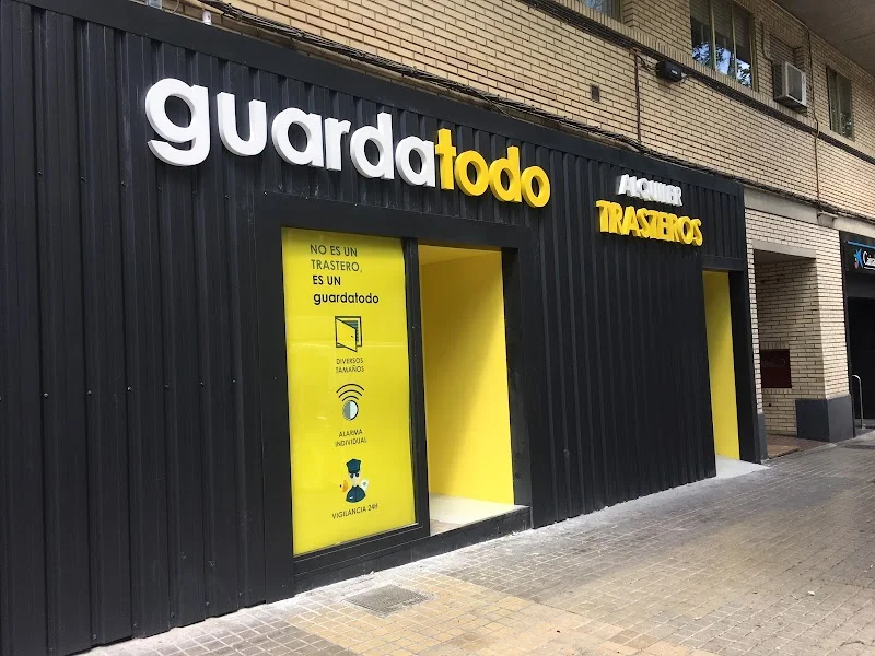 Alquiler de Trasteros Delicias | Guardatodo Zaragoza en C. de Andrés Vicente, 12, Delicias, 50017 Zaragoza, España - Imagen 3