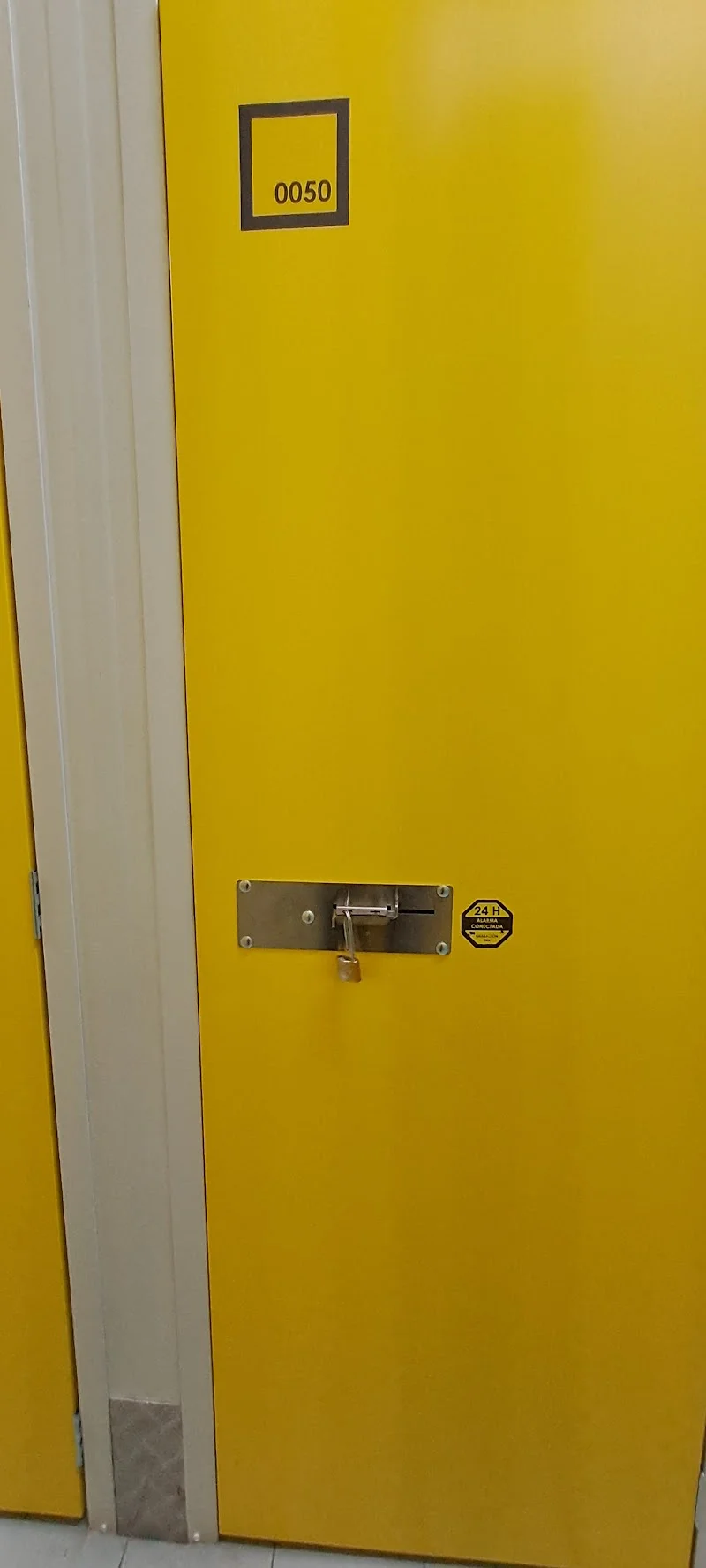 Alquiler de Trasteros Delicias | Guardatodo Zaragoza en C. de Andrés Vicente, 12, Delicias, 50017 Zaragoza, España - Imagen 5