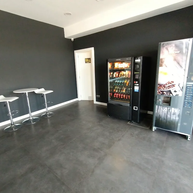 Alquiler de trasteros y Guardamuebles en Zaragoza | Guardatodo Carretera Logroño en Av. de Logroño, 1014, 50011 Zaragoza, España - Imagen 4