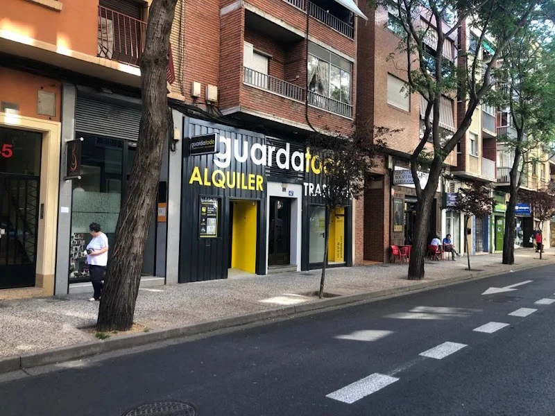 Trastero Alquiler de Trasteros Delicias Zaragoza | Guardatodo Unceta en C. de Marcelino Unceta, 47, Delicias, 50010 Zaragoza, España - MejorTrastero