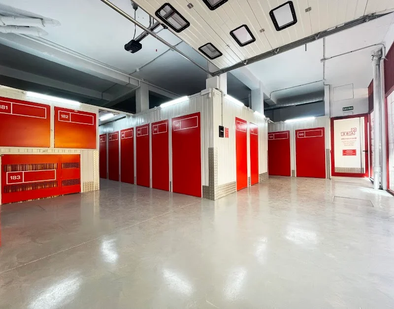 CABE Trasteros Zaragoza - la Granja en C. de Cáceres, 26, 50008 Zaragoza, España - Imagen 2