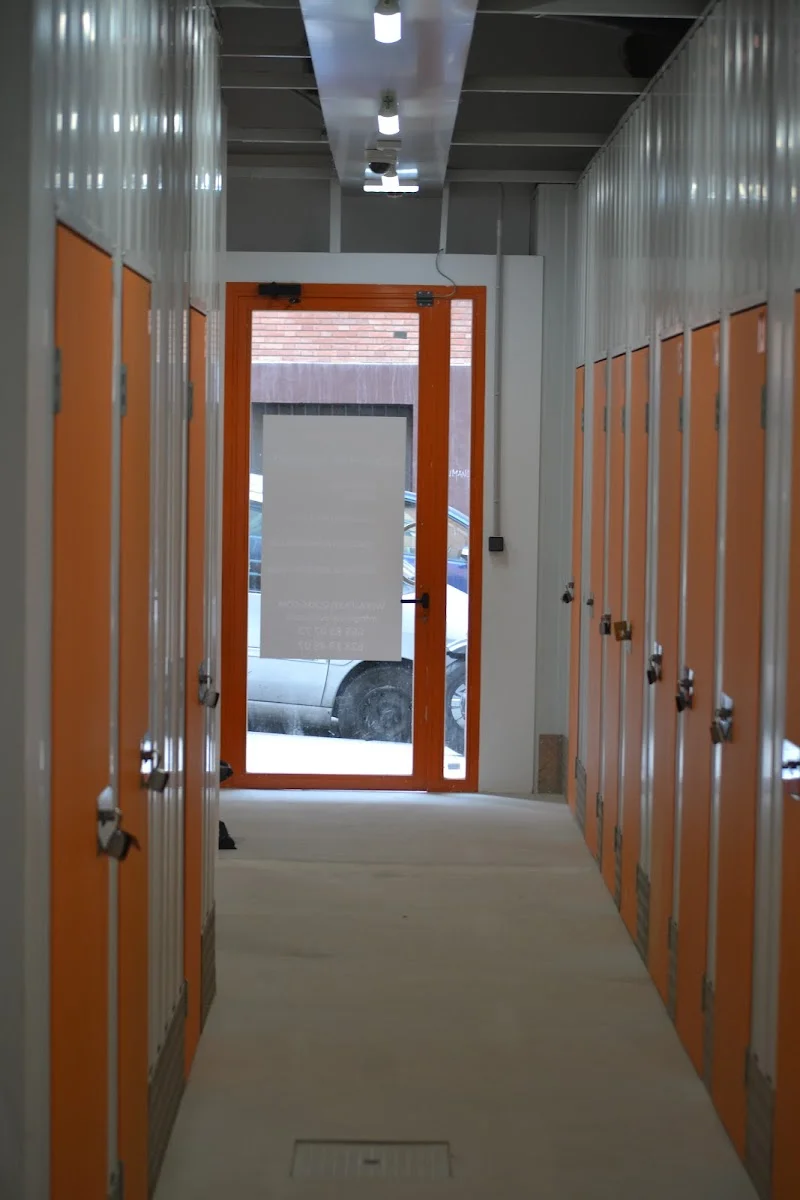 Easy Lock Self Storage en Calle Ntra. Sra. del Agua, 4, San José, 50007 Zaragoza, España - Imagen 3