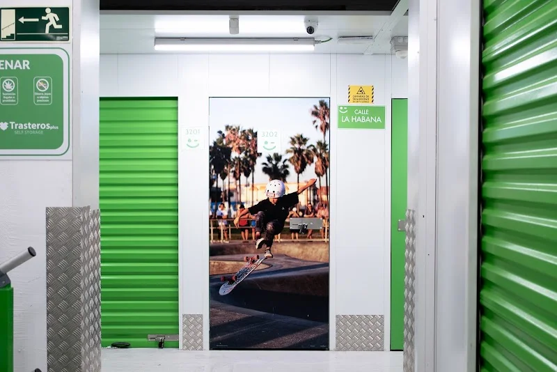 Trasteros Plus Juan XXIII - Alquiler de Trasteros Málaga en Av. Juan XXIII, 25, Carretera de Cádiz, 29006 Málaga, España - Imagen 3