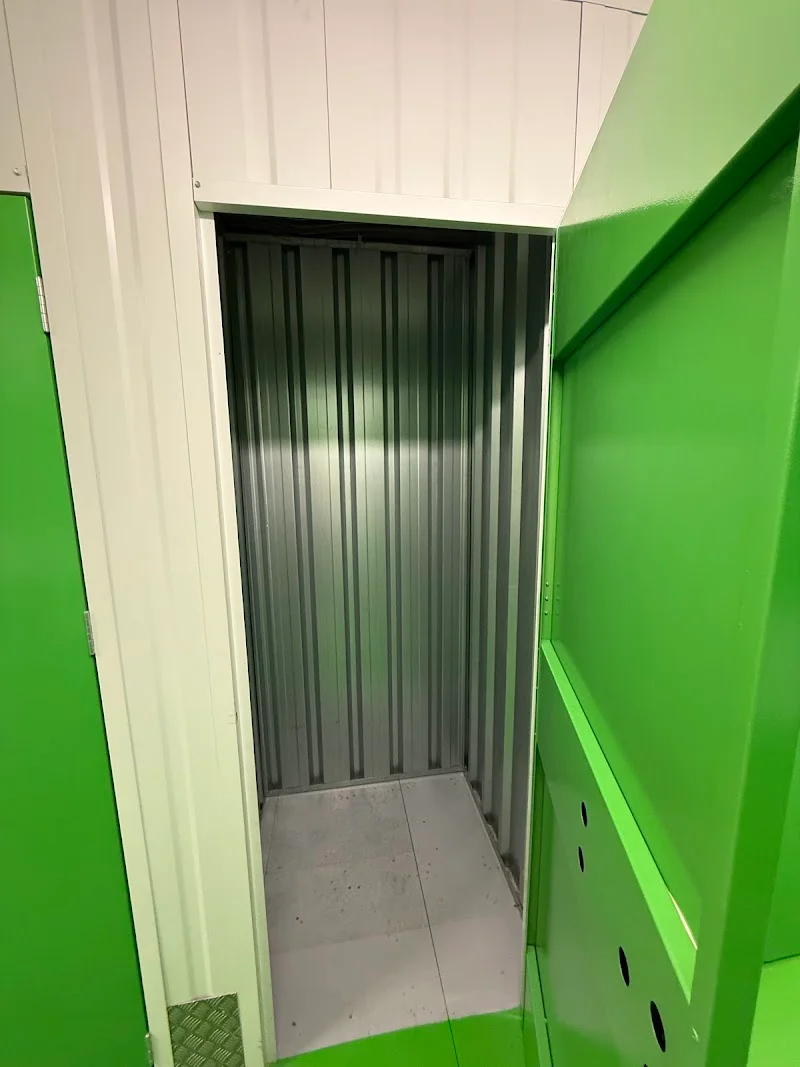 Trasteros Plus Juan XXIII - Alquiler de Trasteros Málaga en Av. Juan XXIII, 25, Carretera de Cádiz, 29006 Málaga, España - Imagen 4