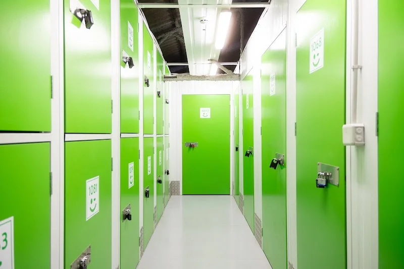 Trasteros Plus Los Guindos en Av. de los Guindos, 17, Carretera de Cádiz, 29004 Málaga, España - Imagen 1