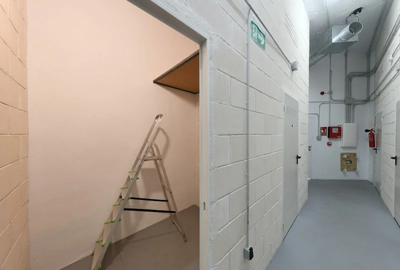 Trasteros Málaga Centro en C. la Serna, 6, Distrito Centro, 29002 Málaga, España - Imagen 2