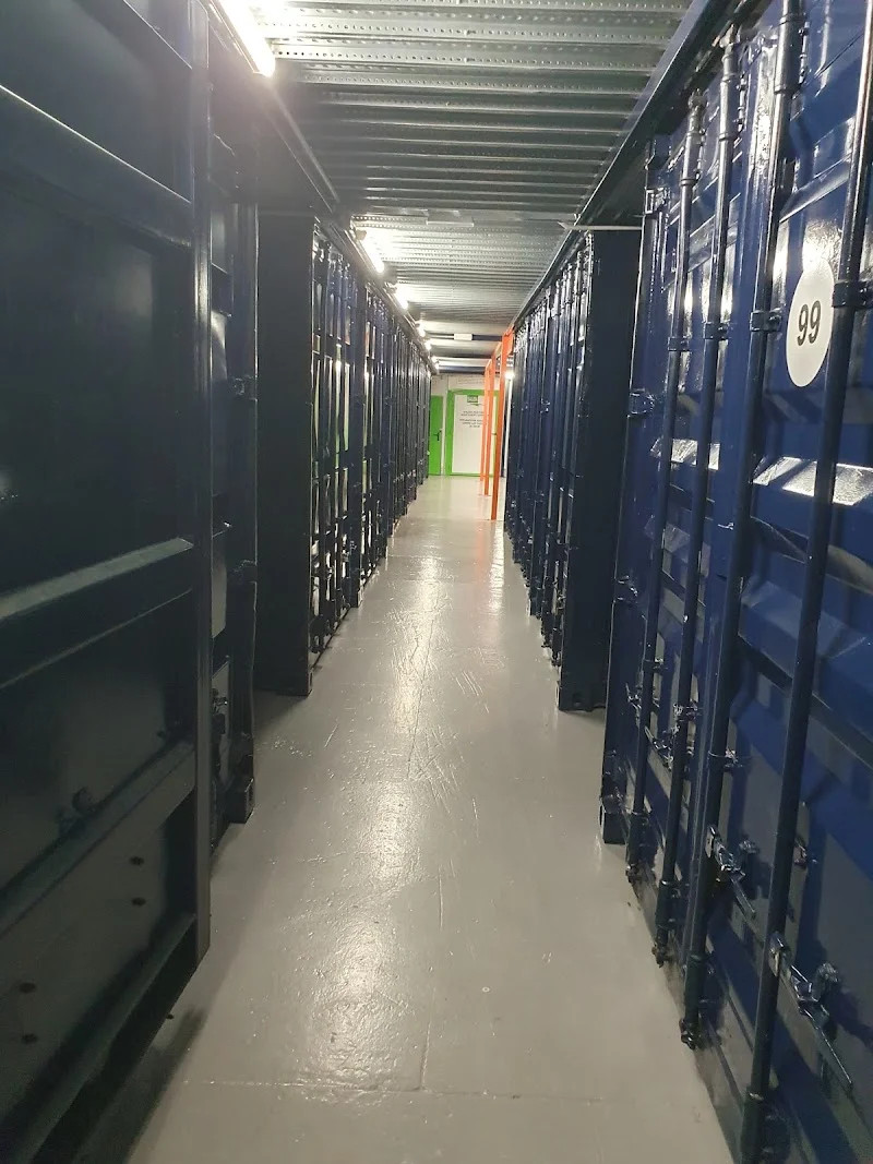 Islatrans Ceramistas - Alquiler de Trasteros Málaga - Guardamuebles en Málaga - Mudanzas en Málaga en C. Ceramistas, 11, Carretera de Cádiz, 29006 Málaga, España - Imagen 4