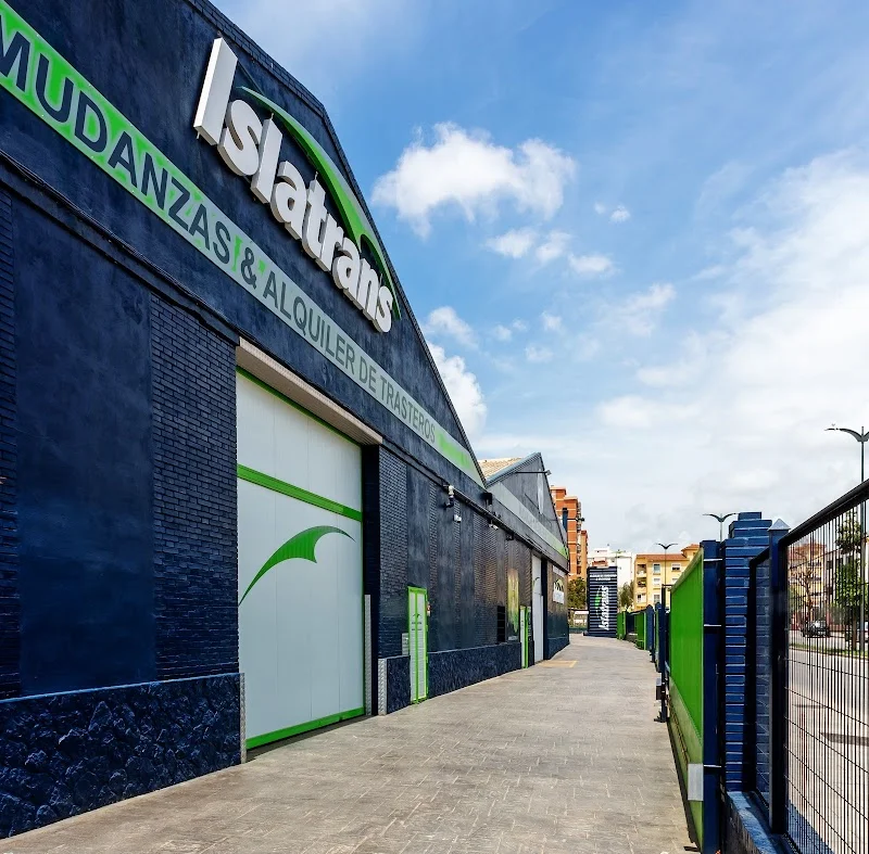 Islatrans Ceramistas - Alquiler de Trasteros Málaga - Guardamuebles en Málaga - Mudanzas en Málaga en C. Ceramistas, 11, Carretera de Cádiz, 29006 Málaga, España - Imagen 5