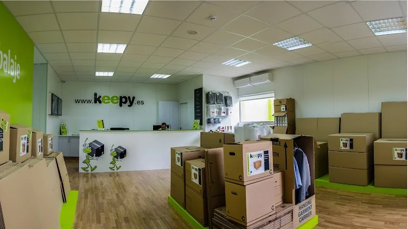 Alquiler de trasteros Málaga | Keepy en Av. de José Ortega y Gasset, 311, Cruz de Humilladero, 29006 Málaga, España - Imagen 3