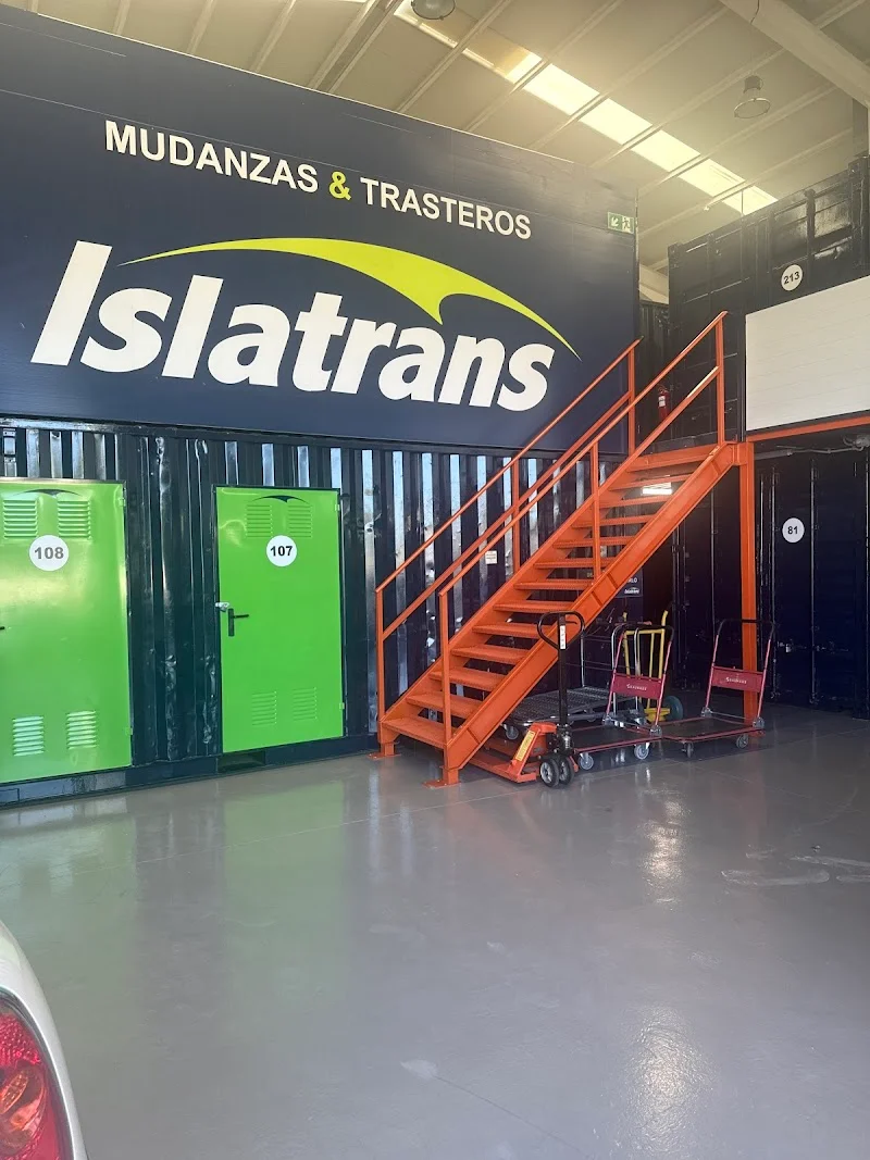 Islatrans Azucarera -Mudanzas en Málaga - Guardamuebles en Málaga -Alquiler de trasteros en Málaga en C. Almáchar, 9, Carretera de Cádiz, 29004 Málaga, España - Imagen 4