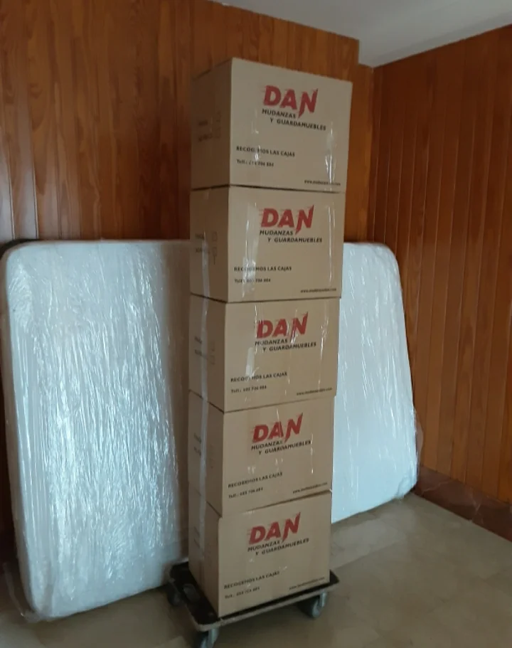 Trasteros en Málaga - Dan en C. de Alfredo Corrochano, n° 135, Cruz de Humilladero, 29006 Málaga, España - Imagen 5